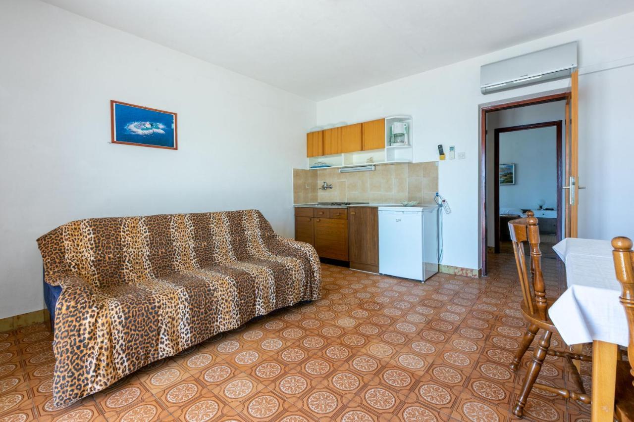 Apartments Rozaria Dramalj Exterior photo